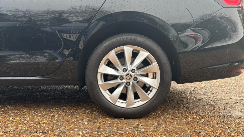 Skoda Superb 2.0 TDI SE Technology 5dr DSG Diesel Estate